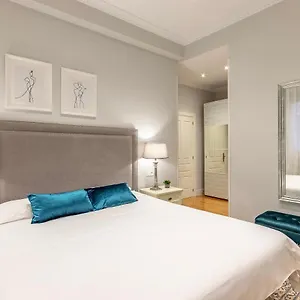 Amplio Y Elegante En Casco Viejo Con Parking Apartment